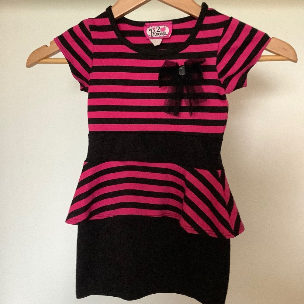 🍭5 For $25! 🍬  2 Princess size 4T dress
